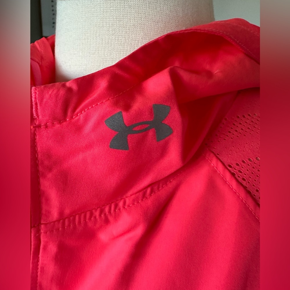 Under Armour Vent HeatGear Hooded Running Jacket Bright Pink Women's Large NWTs - Picture 5 of 13